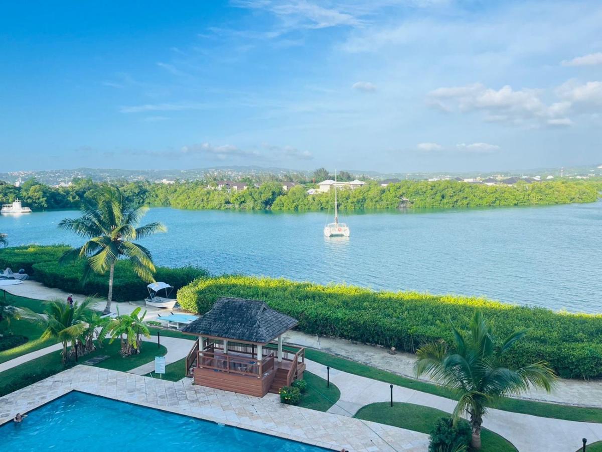 Luxury Apartments And Rooms,The Lagoons モンテゴ・ベイ エクステリア 写真