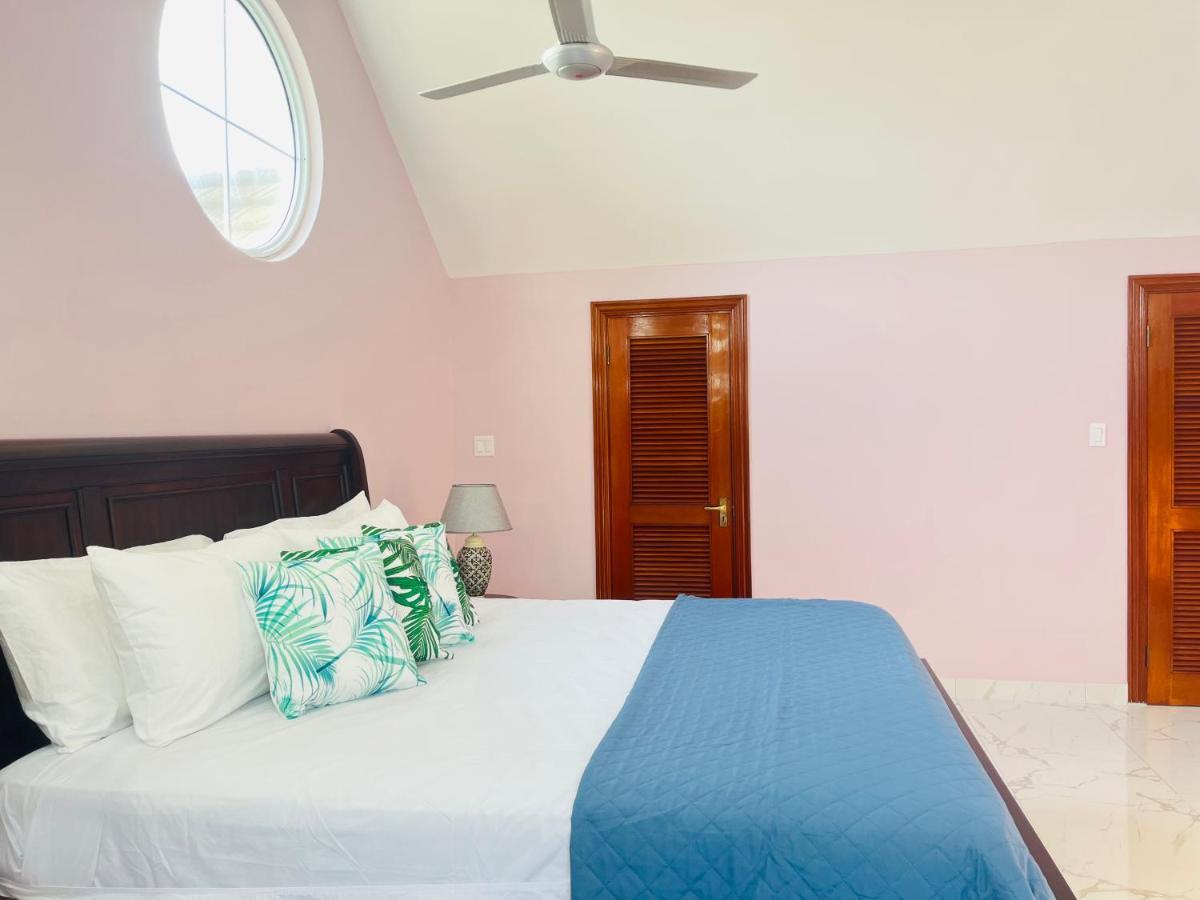 Luxury Apartments And Rooms,The Lagoons モンテゴ・ベイ エクステリア 写真