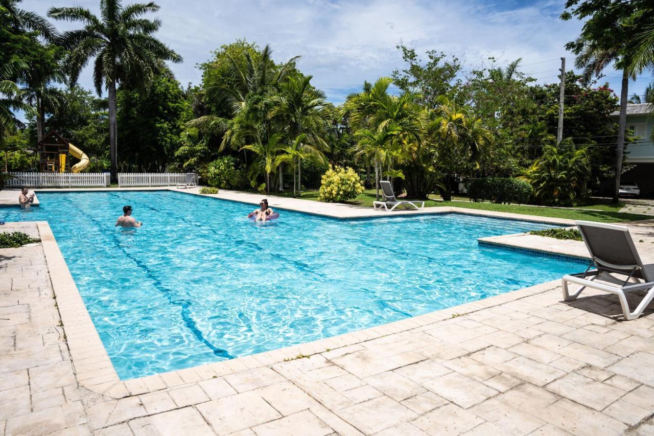 Luxury Apartments And Rooms,The Lagoons モンテゴ・ベイ エクステリア 写真