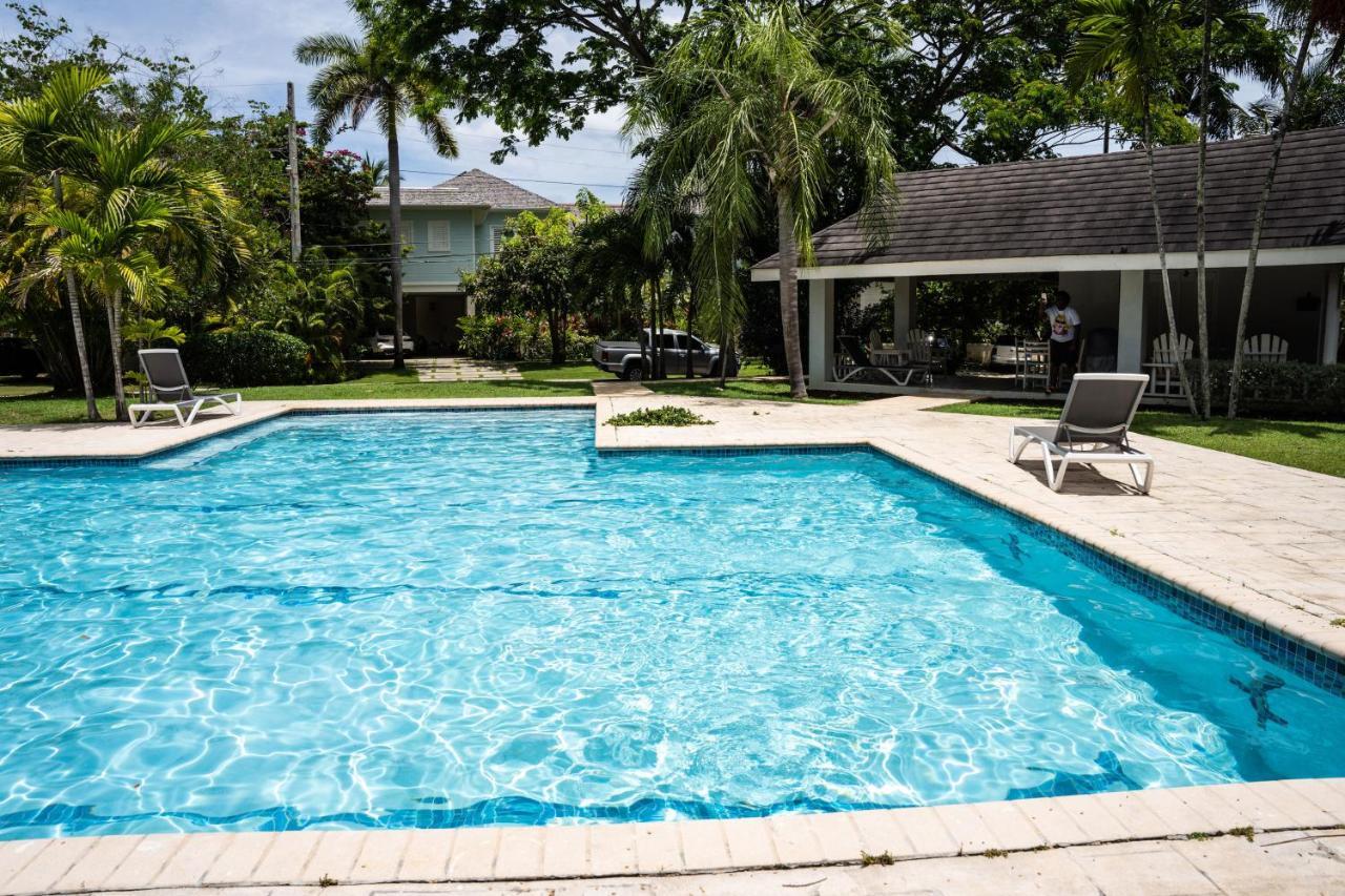 Luxury Apartments And Rooms,The Lagoons モンテゴ・ベイ エクステリア 写真
