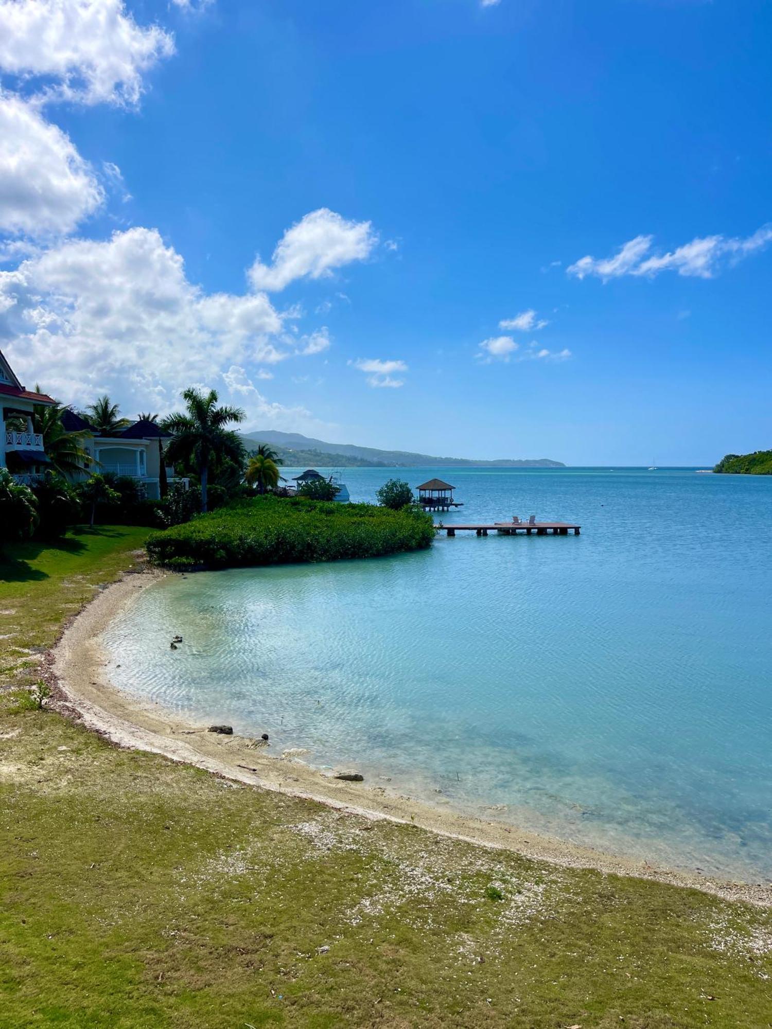 Luxury Apartments And Rooms,The Lagoons モンテゴ・ベイ エクステリア 写真