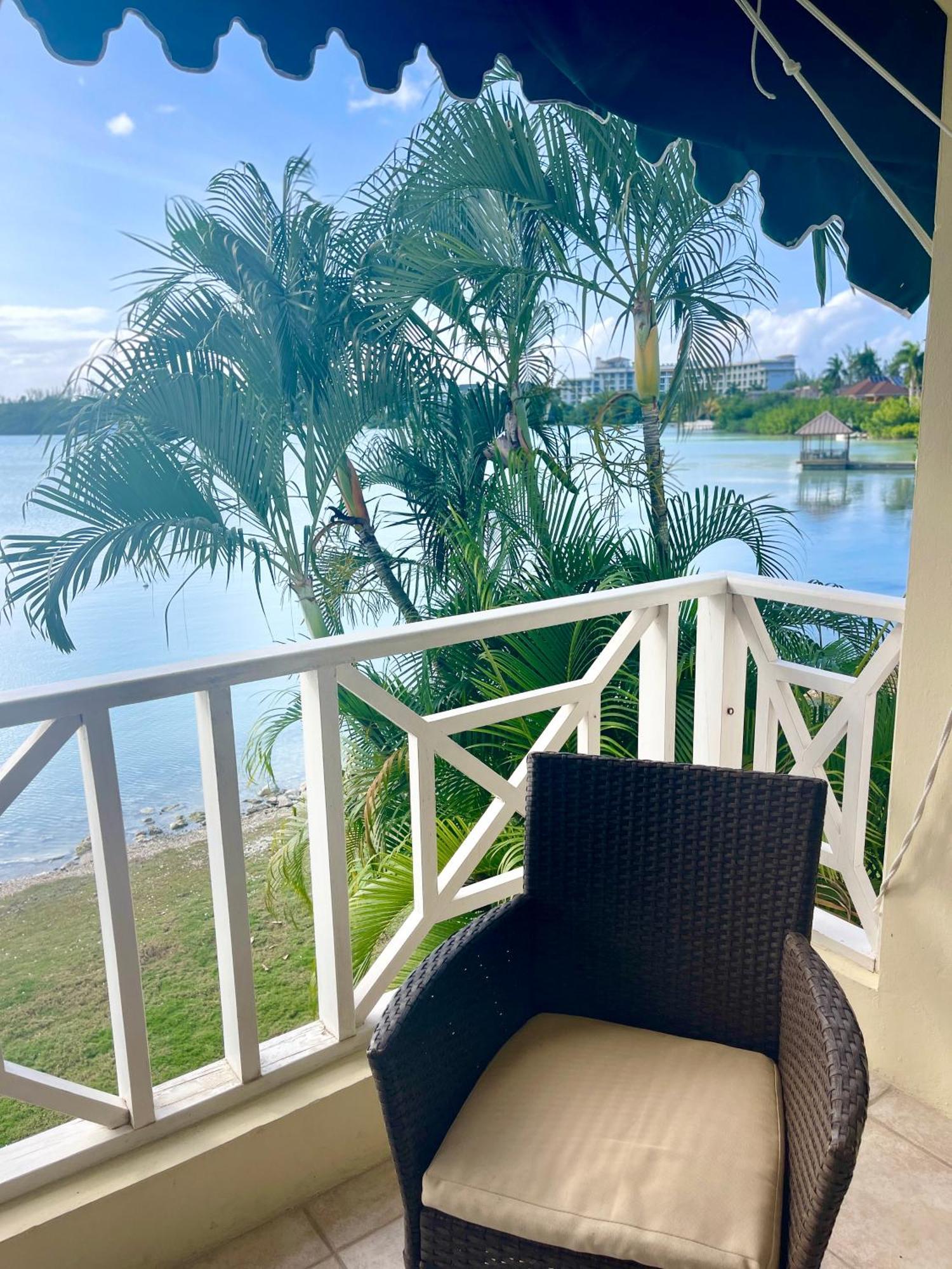 Luxury Apartments And Rooms,The Lagoons モンテゴ・ベイ エクステリア 写真