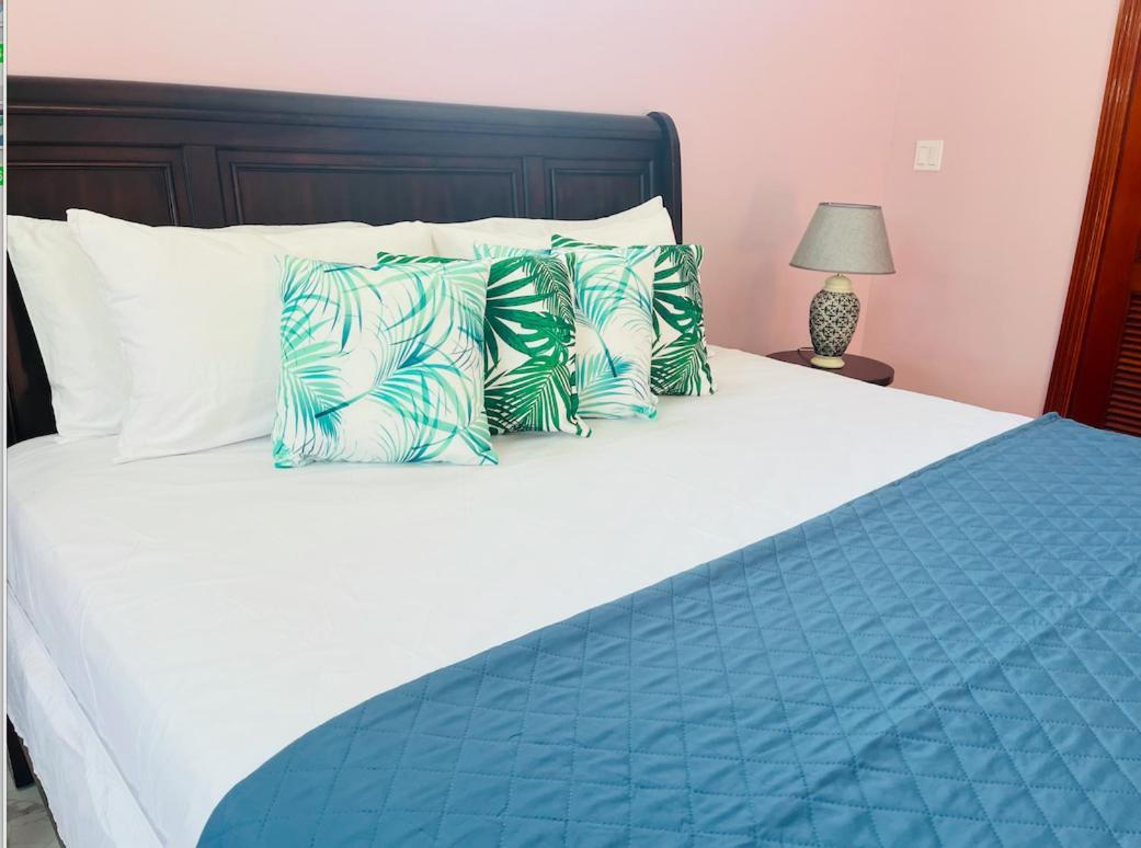 Luxury Apartments And Rooms,The Lagoons モンテゴ・ベイ エクステリア 写真