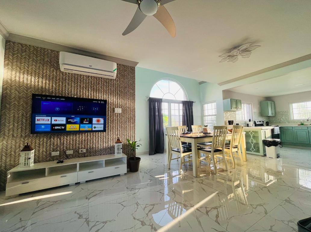 Luxury Apartments And Rooms,The Lagoons モンテゴ・ベイ エクステリア 写真
